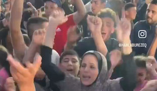 Hamas sprejel predlog za prekinitev ognja v Gazi. Ljudje se veselijo in jokajo od sreče.