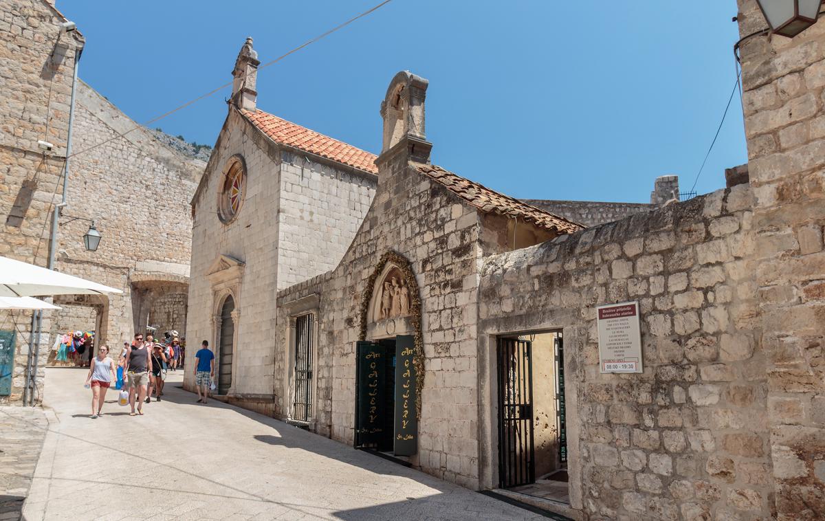 sv. Luka, Dubrovnik | Kapelica sv. Luke v Dubrovniku, kjer odpirajo Galerijo Novak Dubrovnik. | Foto Shutterstock