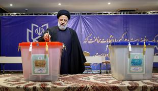 Na volitvah v Iranu po pričakovanjih vodijo konservativci