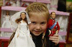 Princ William in Kate Middleton imata svoji lutki