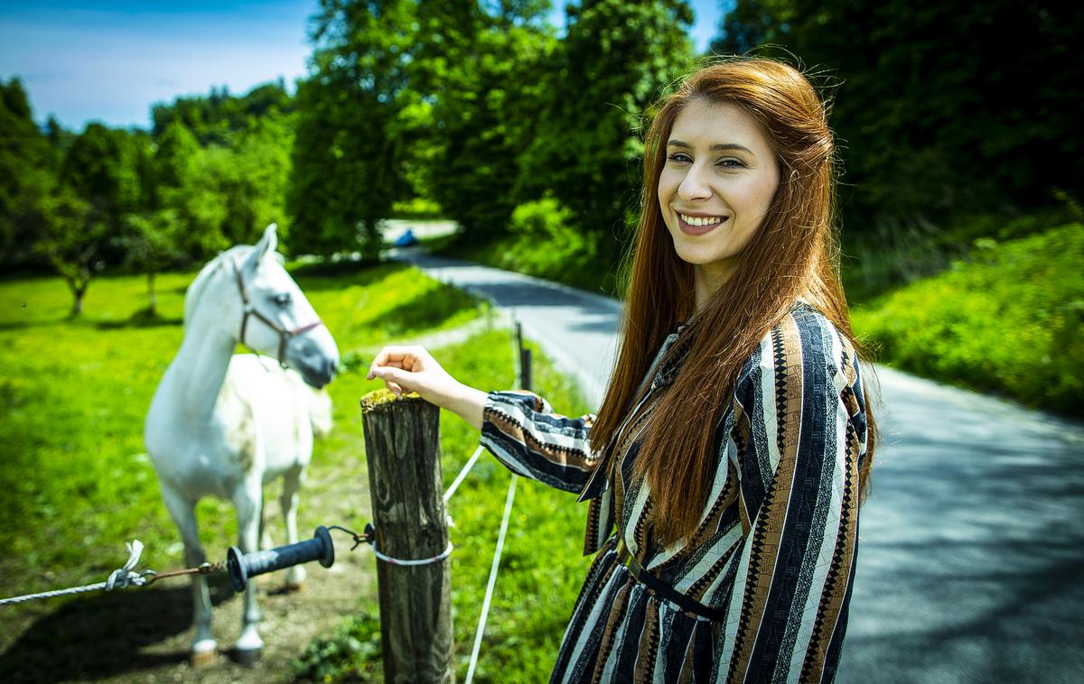 Eva Boto | Eva Boto je zapisala, da je preživela lepo nedeljo v družbi konj, ter dodala, da lahko reče samo, da je zaljubljena. | Foto Ana Kovač