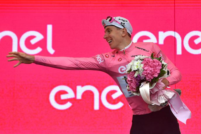 Tadej Pogačar Giro 2024 | Tadej Pogačar je zlahka ubranil rožnato majico.  | Foto Reuters
