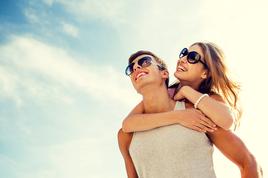 Dnevni horoskop: romantičen dan za kozoroge, dvojčki boste družabni