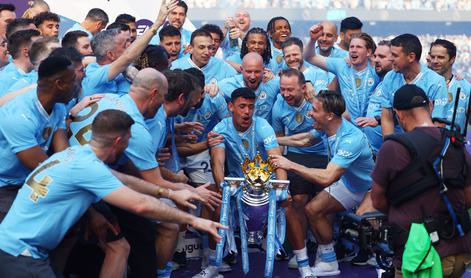 Manchester City ubranil naslov in postavil nov rekord