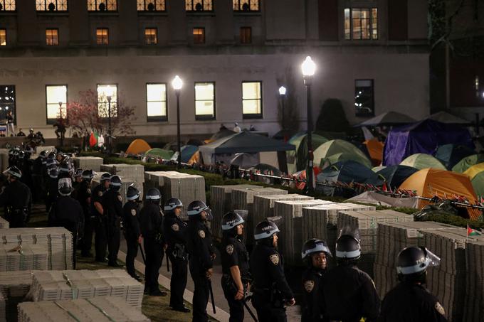 Propalestinski protesti so se na kampusu univerze Columbia začeli 17. aprila, ko so študenti postavili približno 50 šotorov in zahtevali prekinitev ognja v Gazi. | Foto: Reuters