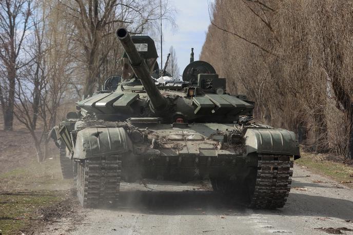 Tank T-72 | Rusi so oklep nadeli tanku T-72, ki ga uporabljajo od leta 1973. | Foto Reuters