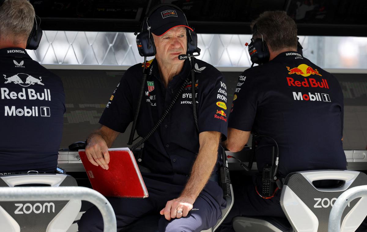 Adrian Newey | Adrian Newey dirko v Miamiju še spremlja na Red Bullovem komandnem mestu. | Foto Reuters