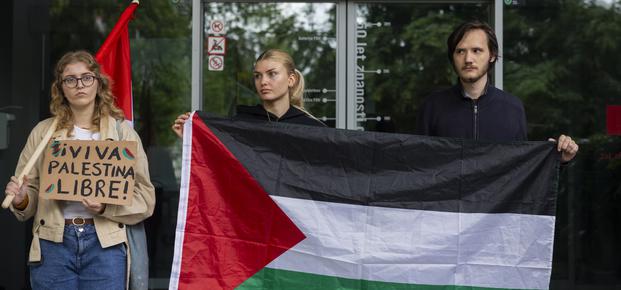 Vlada naj bi začela postopke za priznanje Palestine