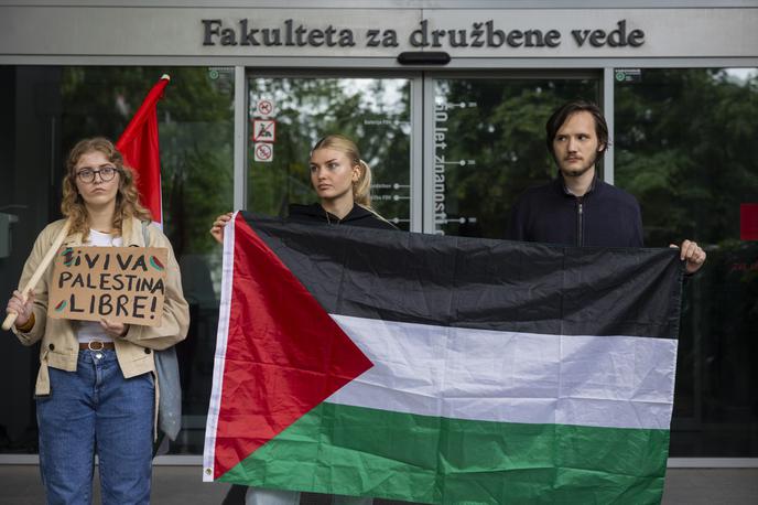 Protestna akcija študentov FDV v podporo Palestini | Študentje na ljubljanski Fakulteti za družbene vede so izkazali solidarnost boju Palestincev. | Foto STA