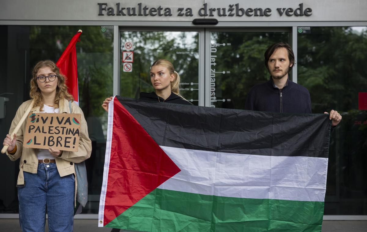 Protestna akcija študentov FDV v podporo Palestini | Študentje na ljubljanski Fakulteti za družbene vede so izkazali solidarnost boju Palestincev. | Foto STA