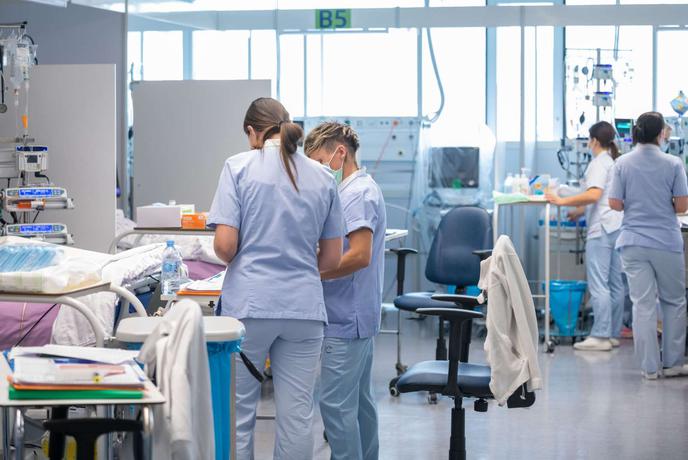 Ob mednarodnem dnevu medicinskih sester pozivi k izboljšanju delovnih pogojev