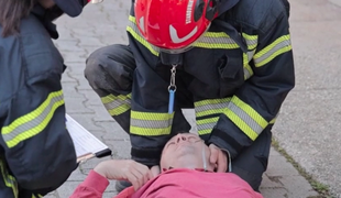 Tako so izurjeni naši gasilci bolničarji #video