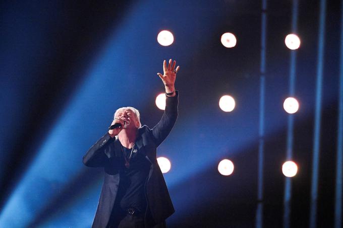 Kot glasbeni gost je nastopil legendarni Johnny Logan, prvi izvajalec, ki je na Evroviziji zmagal dvakrat. Tokrat je zapel skladbo Euphoria, s katero je Loreen leta 2012 prinesla zmago Švedski. | Foto: Reuters