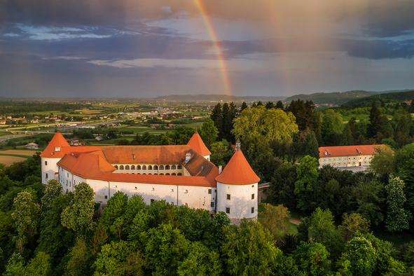 Idilični grad Mokrice bo prvič gostil hrvaški glasbeni spektakel