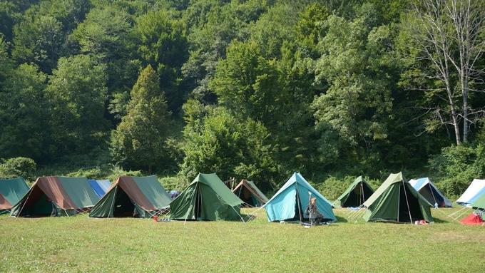 Tudi taborjenje ponuja stalen stik z naravo. Poletni tabori Gorindol potekajo v Beli krajini, za desetdnevno taborjenje bostze odšteli 239 evrov. | Foto: 