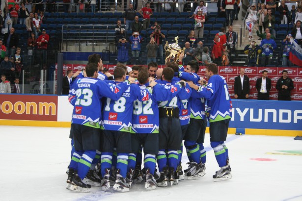 "V tej sezoni smo že naredili veliko stvar. Fantje morajo biti ponosni na to in graditi na tem." | Foto: Hokejska zveza Slovenije