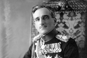 Kralj Aleksander je 6. januarja 1929 razglasil diktaturo - razveljavil je ustavo, prepovedal vse politične stranke ... Leta 1931 je na pritisk tujine razglasil novo ustavo, ki pa je bila napisana čisto po njegov volji. | Foto: commons.wikimedia.org