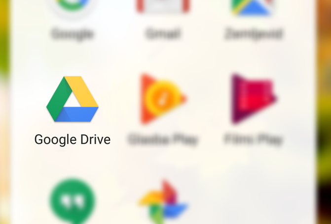 Google Drive je na voljo tudi kot res zelo uporabna aplikacija za pametne telefone. | Foto: 