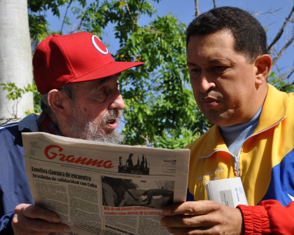 Fidel Castro in nekdanji voditelj Venezuele Hugo Chavez sta bila prijatelja.  | Foto: Reuters