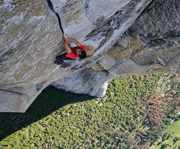 Edini presežek zadnjega obdobja je podvig Alexa Honnolda, ki je brez vrvi, pripomočkov in varoval splezal na vrh 900-metrske granitne stene El Capitan, je prepričan Karo. | Foto: Instagram/Getty Images