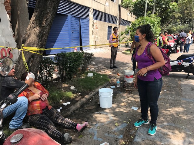 Posledice potresa v mehiški prestolnic Cuidad de Mexico | Foto: Reuters