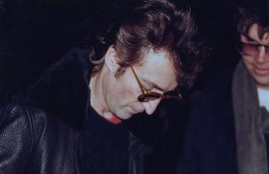 John Lennon, Mark Chapman | Foto: Thomas Hilmes/Wikimedia Commons