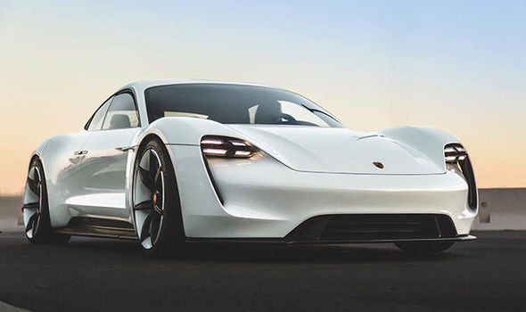 Velikoserijski model taycan je napovedal koncept mission E. Atraktivna limuzina bo na ceste zapeljala jeseni prihodnje leto. | Foto: Porsche
