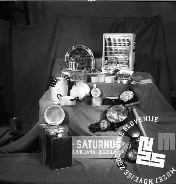 Saturnusovi izdelki, 1951 | Foto: Marjan Pfefifer, hrani: MNZS