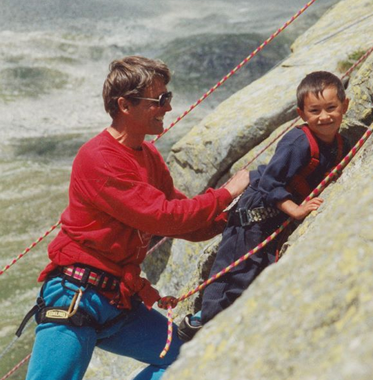 Petletni David Lama na plezalnem taboru alpinista Petra Haberla, ki je prvi opazil Davidov plezalni talent. Vir fotografije: Instagram Davida Lame. | Foto: Instagram & Imdb