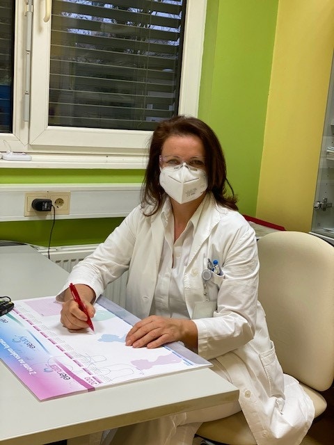 Dr. Hatije Ismaili je osvojila laskava naziva moja zdravnica 2020 in moja ginekologinja 2020. | Foto: osebni arhiv/Lana Kokl