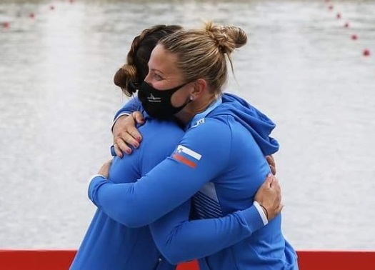Velika možnost je, da se bosta Špela in Anja objeli na olimpijskem odru. | Foto: Nina Jelenc