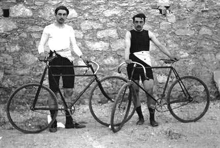 Paul Masson in Leon Flameng v Atenah leta 1896. | Foto: Wikimedia Commons