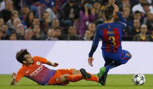 Enrique pri Barceloni čez noč ostal brez pol obrambe