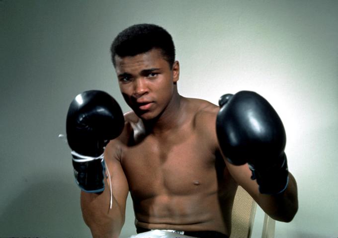 Ali je zaslovel  z zlato medaljo na olimpijskih igrah leta 1960. | Foto: Reuters