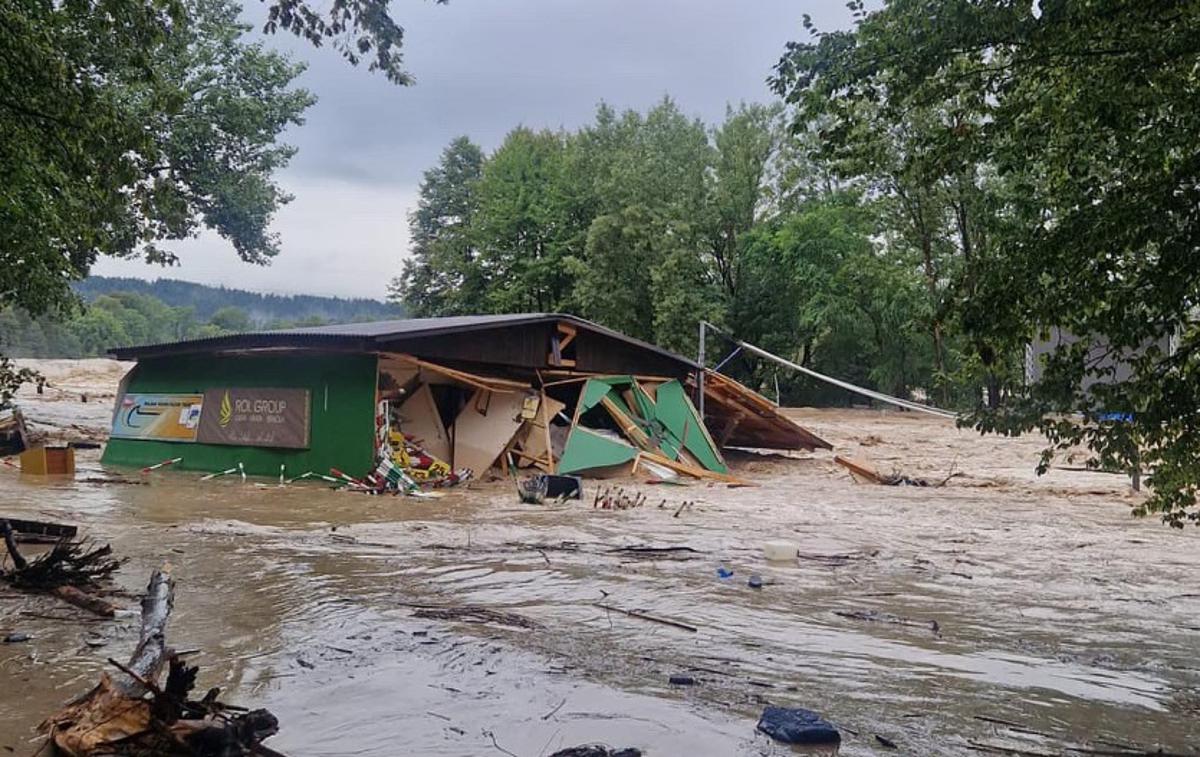 Tacen, poplava | Kajakaški center v Tacnu v petek dopoldne. | Foto Kajakaška zveza Slovenije
