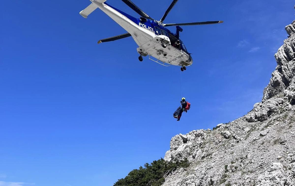 reševanje, gore | Jadralno padalko so rešili s pomočjo vrvne tehnike. | Foto GRS Radovljica
