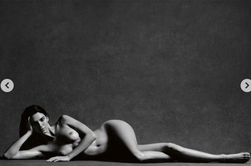 Kendall Jenner gola na črno-belih fotografijah