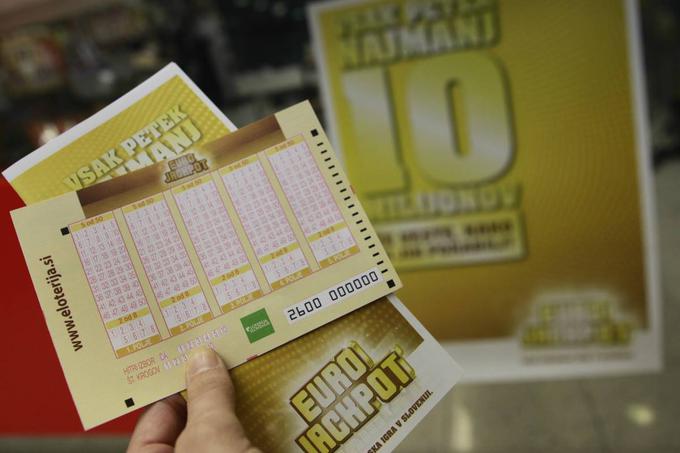 Loterija Eurojackpot poteka v 16 evropskih državah. Verjetnost, da bi v igri pravilno napovedali pet od 50 številk ter še dve od dodatnih 10, je ena proti 95 milijonom. | Foto: STA ,