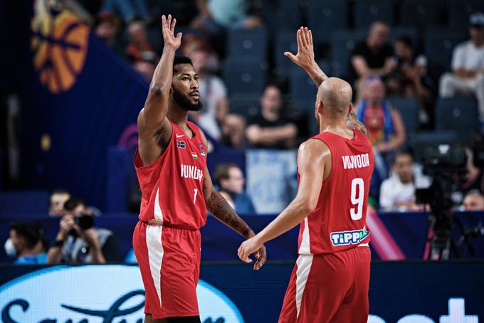 Mikael Hopkins in David Vojvoda | Foto: FIBA