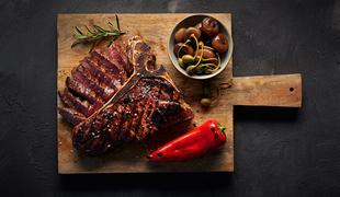 Slastna poletna specialiteta na žaru: T-bone steak