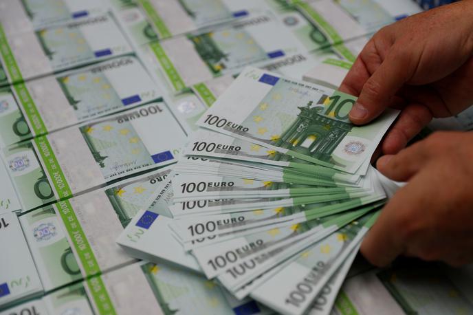 denar, evri | Zimski prestopni rok se za večino najmočnejših držav bliža koncu. | Foto Reuters