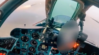 Spektakularen posnetek ukrajinskega letala, ki z raketami napada Ruse #video