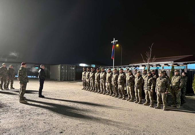 Obrambni minister Marjan Šarec je pred prazniki obiskal vojake na Kosovu. | Foto: Mors