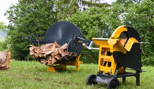 Stroji za pripravo drv podjetja UNIFOREST