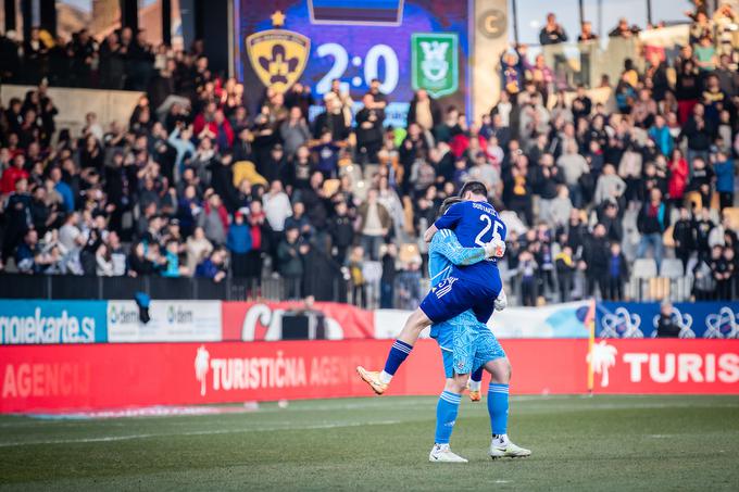 Maribor še verjamejo v čudežni preobrat. | Foto: Blaž Weindorfer/Sportida