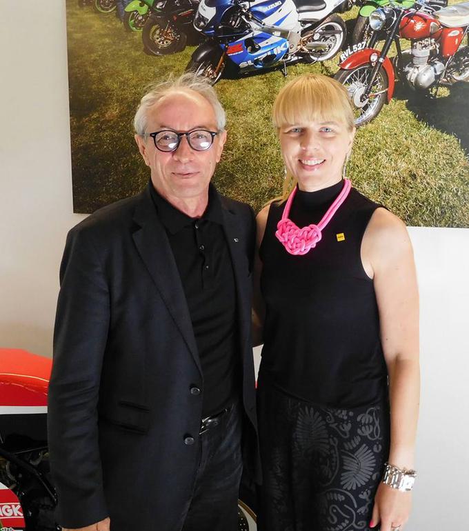 Andreja Prel je vodja področja avto-moto šport pri nacionalni panožni zvezi za moto šport in karting AMZS. (Na fotografiji je v družbi predsednika Mednarodne motociklistične zveze FIM Vita Ippolita.)  | Foto: Osebni arhiv