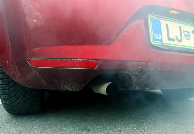 Dokler motor še ni ogret na delovno temperaturo, porabi več goriva ... | Foto: Gregor Pavšič