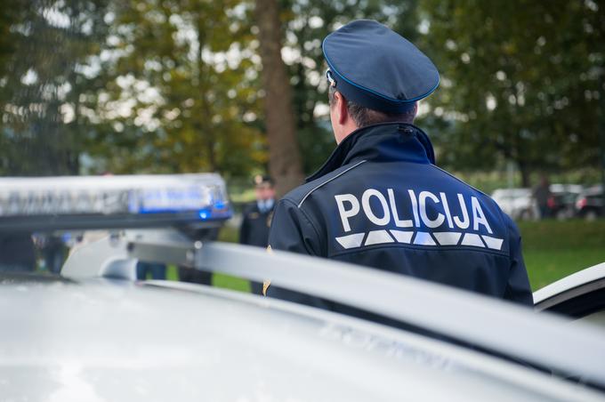 Na policiji ljudi opozarjajo, naj ne nasedajo goljufom in prevarantom. | Foto: Siol.net/ A. P. K.