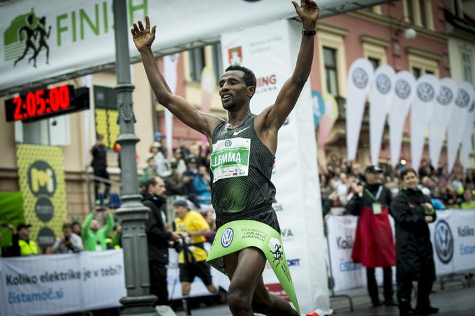  Etiopijec Sisay Lemma Kasay je s časom 2;04:58 rekorder ljubljanskega maratona. Letos je v Berlinu tekel še hitreje in s časom 2:03;36 zasedel 3. mesto. | Foto: Ana Kovač