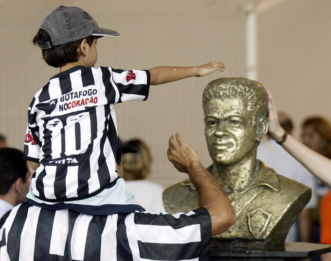 Mit o nevsakdanjem nogometnem driblerju se v Braziliji prenaša iz roda v rod. | Foto: Reuters